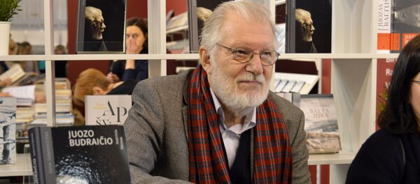 В Вильнюсе прошла юбилейная книжная ярмарка - Sputnik Литва