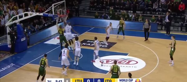 Литва завершила успешную квалификацию реваншем у итальянцев Литва завершила успешную квалификацию реваншем у итальянцев - Sputnik Литва