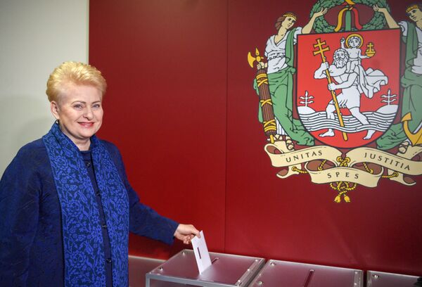 Президент Литвы досрочно проголосовала на муниципальных выборах - Sputnik Литва