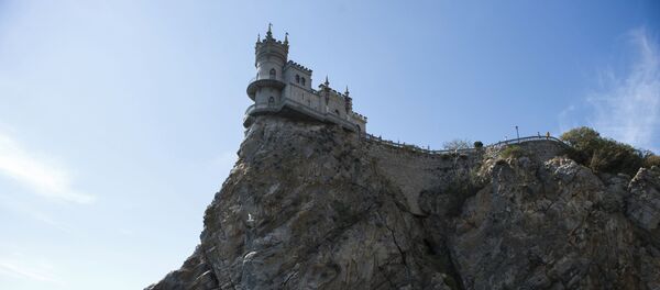 Памятник архитектуры и истории Ласточкино гнездо в поселке Гаспра в Крыму, архивное фото - Sputnik Lietuva
