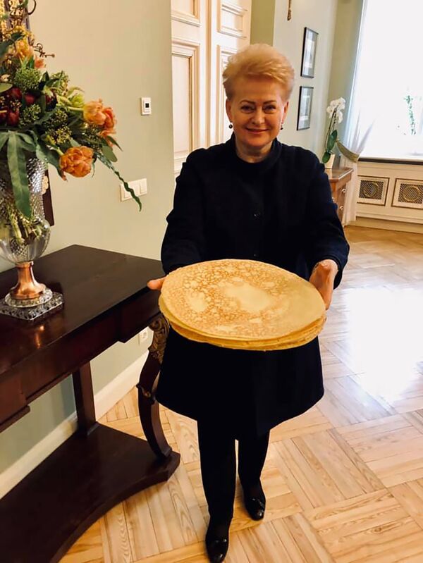 Президент Литвы поздравила жителей с Масленицей Президент Литвы поздравила жителей с Масленицей - Sputnik Литва