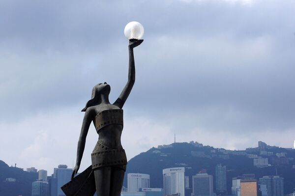 Скульптура на набережной Виктории в Гонконге - Sputnik Литва