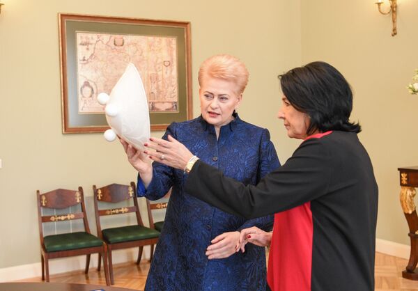 Литва готова помочь Грузии выполнить домашнее задание по демократии Литва готова помочь Грузии выполнить домашнее задание по демократии - Sputnik Литва