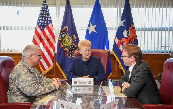 Грибаускайте призвала США активнее участвовать в военных учениях в Литве - Sputnik Литва