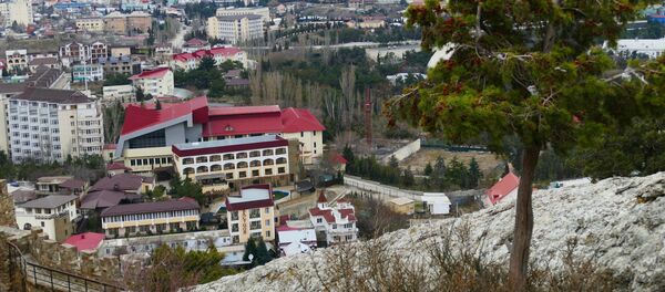 Вид на город Судак с территории музея-заповедника Судакская крепость, архивное фото Вид на город Судак с территории музея-заповедника Судакская крепость, архивное фото - Sputnik Литва