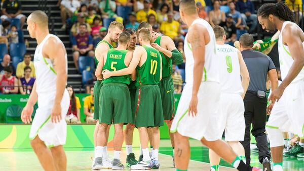 Литовская сборная по баскетболу на Олимпийских играх в Рио в 2016 году - Sputnik Литва