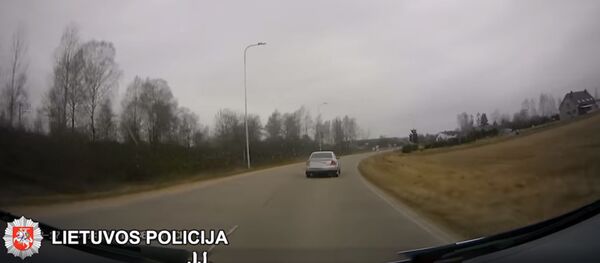 Погоня за пьяным водителем Погоня за пьяным водителем - Sputnik Литва