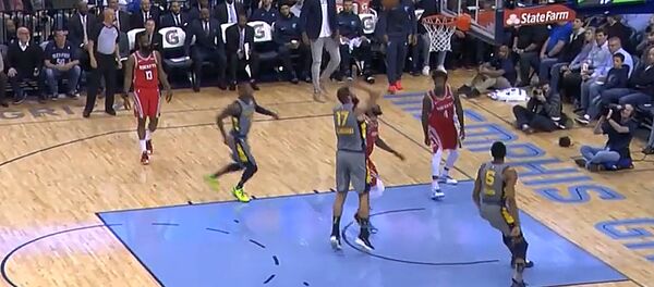 Валанчюнас обновил персональный рекорд в матче против Хьюстон Рокетс - Sputnik Литва