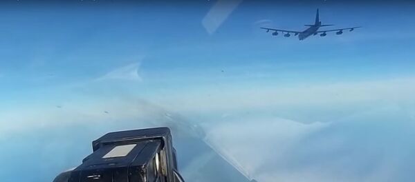 Су-27 дважды за сутки сопровождали бомбардировщики США над Балтикой - Sputnik Литва