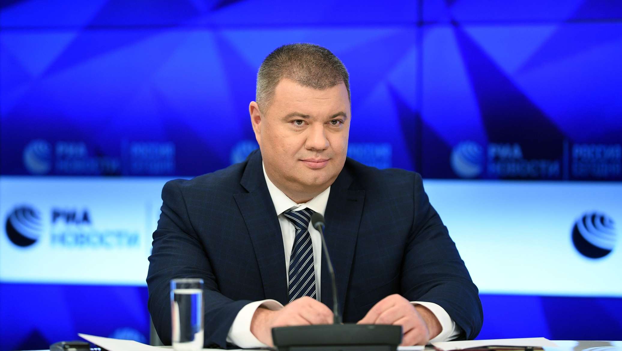 Увольнение Михаила Федорова вызвало протесты в городах Украины
