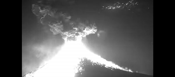 В Мексике пробудился вулкан Попокатепетль В Мексике пробудился вулкан Попокатепетль - Sputnik Lietuva