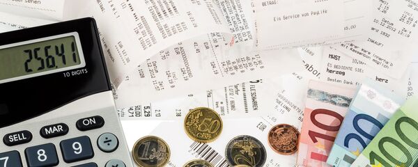 Калькулятор, квитанции, счета, архивное фото Калькулятор, квитанции, счета, архивное фото - Sputnik Lietuva