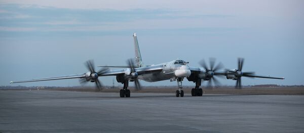Турбовинтовой стратегический бомбардировщик-ракетоносец Ту-95МС - Sputnik Литва