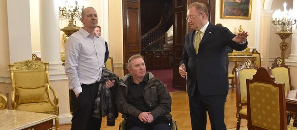 Встреча посла РФ в Великобритании Александра Яковенко с Чарльзом Роули, архивное фото Встреча посла РФ в Великобритании Александра Яковенко с Чарльзом Роули, архивное фото - Sputnik Литва