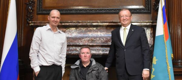 Čarlis Roulis susitiko su Rusijos ambasadoriumi Londone Čarlis Roulis susitiko su Rusijos ambasadoriumi Londone - Sputnik Lietuva