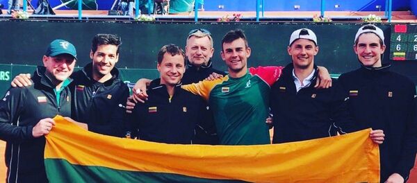 Теннисисты сборной Литвы на Кубке Дэвиса, архивное фото Теннисисты сборной Литвы на Кубке Дэвиса, архивное фото - Sputnik Литва