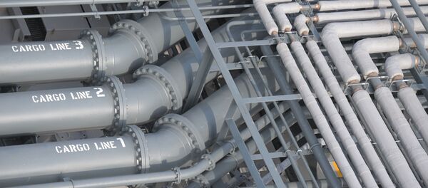 Трубы на танкере Проспект Менделеева во время презентации в Финском Заливе Трубы на танкере Проспект Менделеева во время презентации в Финском Заливе - Sputnik Lietuva