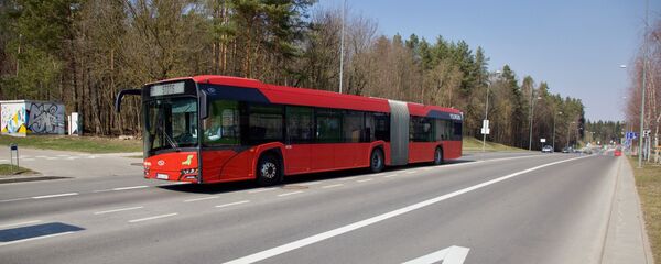 Полоса для движения общественного транспорта Полоса для движения общественного транспорта - Sputnik Lietuva