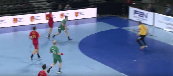 Первая победа гандболистов Литвы в отборе ЧЕ-2020 - Sputnik Литва