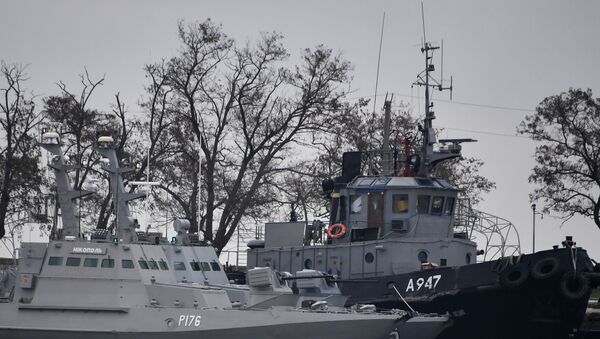 Задержанные украинские корабли доставленные в порт Керчи, архивное фото - Sputnik Lietuva