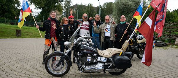 Участники автопробега Дружба Участники автопробега Дружба - Sputnik Литва