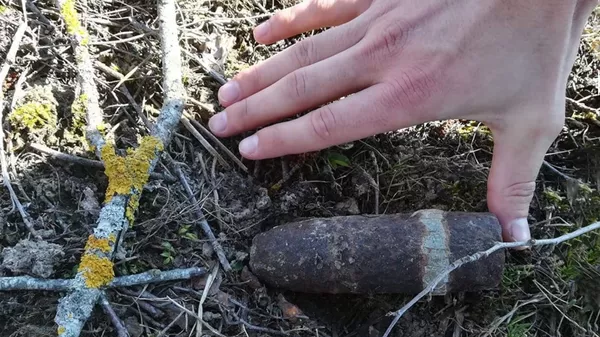 Lietuvos pasieniečiai pasienyje su Rusija rado artilerijos sviedinį Lietuvos pasieniečiai pasienyje su Rusija rado artilerijos sviedinį - Sputnik Lietuva