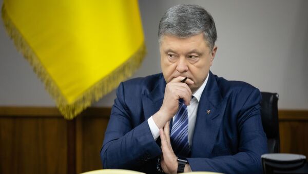 Президент Украины Петр Порошенко, 18 апреля 2019 года - Sputnik Литва