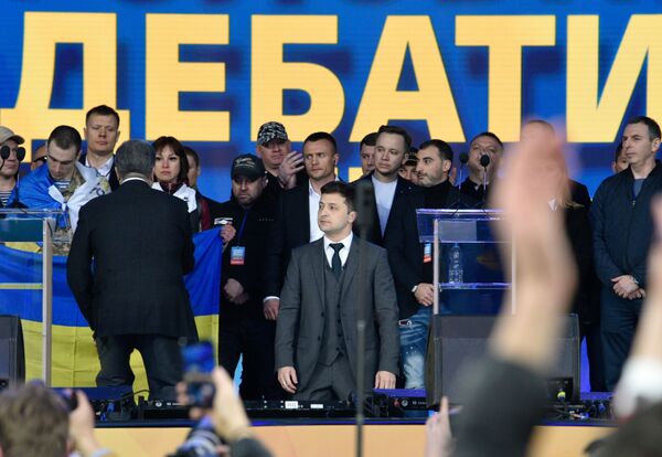 Жалкое зрелище: в Киеве состоялись дебаты Порошенко и Зеленского Жалкое зрелище: в Киеве состоялись дебаты Порошенко и Зеленского - Sputnik Литва