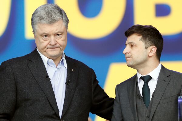 Эксперты назвали победителя дебатов Порошенко и Зеленского Эксперты назвали победителя дебатов Порошенко и Зеленского - Sputnik Литва