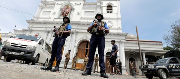 Военные на месте взрывов в Шри-Ланке, 21 апреля 2019 года Военные на месте взрывов в Шри-Ланке, 21 апреля 2019 года - Sputnik Lietuva