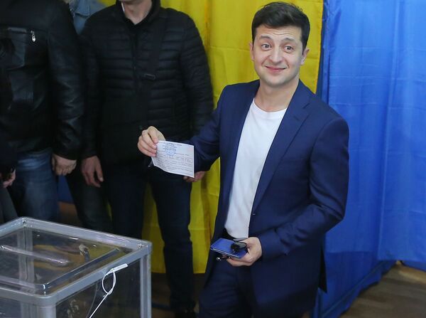 На Украине проходит второй тур президентских выборов На Украине проходит второй тур президентских выборов - Sputnik Литва