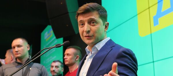 Брифинг Владимира Зеленского после оглашения предварительных итогов голосования, архивное фото Брифинг Владимира Зеленского после оглашения предварительных итогов голосования, архивное фото - Sputnik Литва