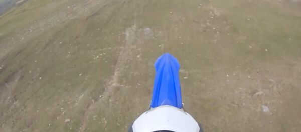 Motociklininkas nufilmavo savo kritimą iš 15 metrų aukščio Motociklininkas nufilmavo savo kritimą iš 15 metrų aukščio - Sputnik Lietuva