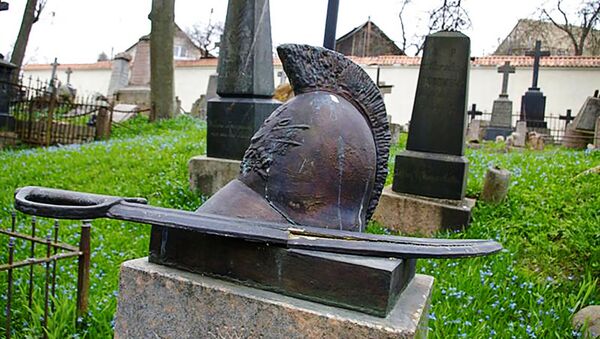 Памятник Антонию Тышкевичу на Бернардинском кладбище, архивное фото - Sputnik Литва
