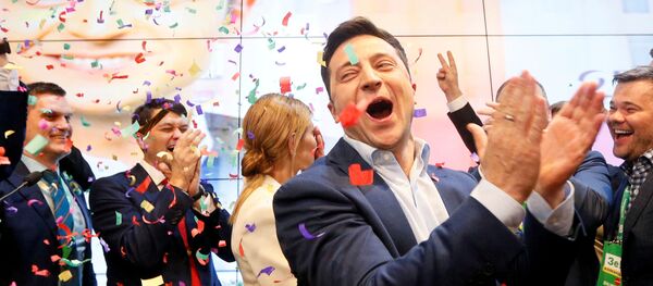 Кандидат в президенты Владимир Зеленский в день второго тура выборов президента Украины, 21 апреля 2019 года - Sputnik Литва