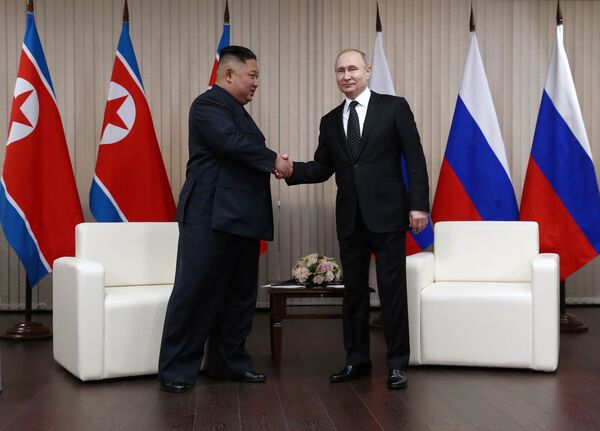 Primorėje vyksta Putino ir Kim Čen Uno derybos Primorėje vyksta Putino ir Kim Čen Uno derybos - Sputnik Lietuva