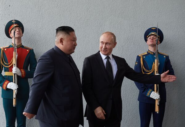 Putinas papasakojo apie asmeninį pokalbį su Kim Čen Unu Putinas papasakojo apie asmeninį pokalbį su Kim Čen Unu - Sputnik Lietuva