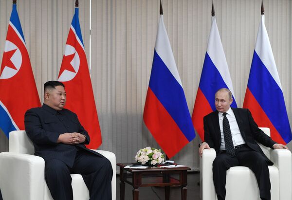 Путин рассказал о личной беседе с Ким Чен Ыном Путин рассказал о личной беседе с Ким Чен Ыном - Sputnik Литва