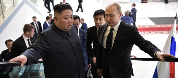 Президент РФ В. Путин встретился с лидером КНДР Ким Чен Ыном Президент РФ В. Путин встретился с лидером КНДР Ким Чен Ыном - Sputnik Lietuva