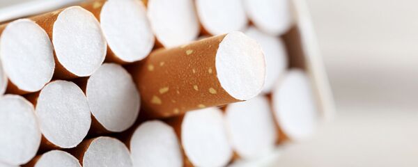 Открытая пачка сигарет, архивное фото - Sputnik Литва