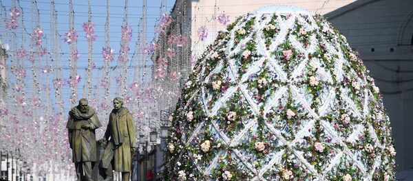 Maskvą puošia septynių metrų Velykų kiaušiniai Maskvą puošia septynių metrų Velykų kiaušiniai - Sputnik Lietuva