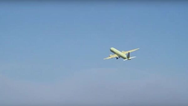 Полет опытного самолета МС-21-300 показали на видео - Sputnik Литва