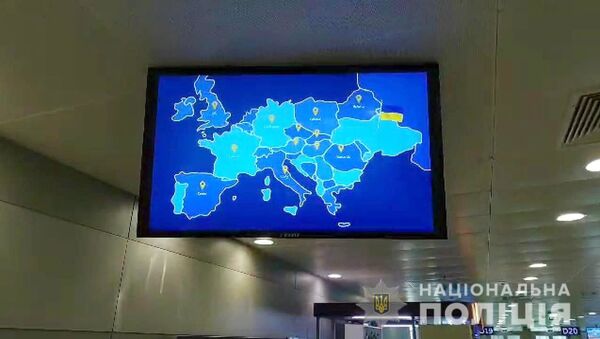 Kijevo oro uoste buvo rodomas vaizdo įrašas, vaizduojantis Ukrainą be Krymo - Sputnik Lietuva