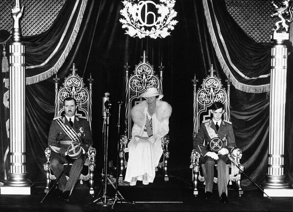 Принц Феликс Люксембургский, великая герцогиня Люксембурга Шарлотта и принц Жан на торжественном заседании парламента, 23 апреля, 1939  - Sputnik Литва