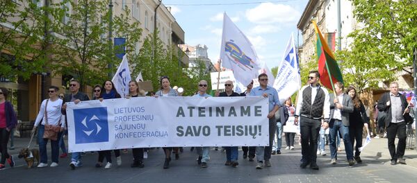 Шествие в честь 1 Мая в Вильнюсе Шествие в честь 1 Мая в Вильнюсе - Sputnik Lietuva