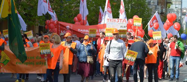 Шествие в честь 1 Мая в Вильнюсе Шествие в честь 1 Мая в Вильнюсе - Sputnik Литва