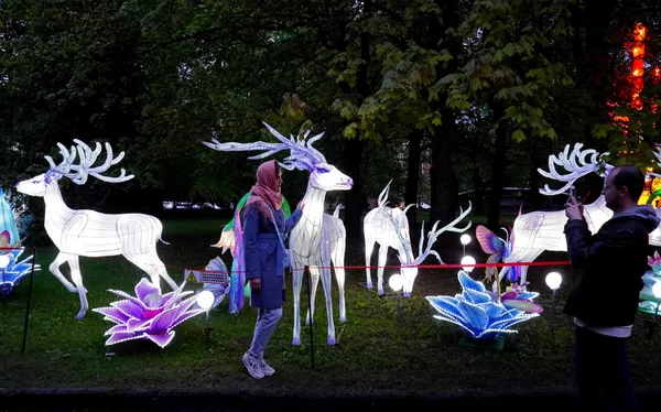 Milžiniškų kinų žibintų ekspozicija festivalyje Kanto saloje Kaliningrade Milžiniškų kinų žibintų ekspozicija festivalyje Kanto saloje Kaliningrade - Sputnik Lietuva