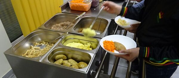 Шведский стол в литовских школах - Sputnik Литва