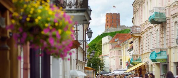 Туристы на узких улочках старого города, Вильнюс, архивное фото - Sputnik Литва