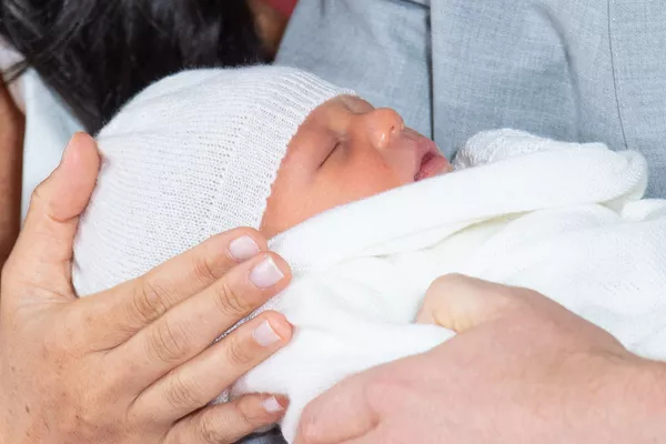 Princas Haris ir Megan Markl parodė savo naujagimį Princas Haris ir Megan Markl parodė savo naujagimį - Sputnik Lietuva